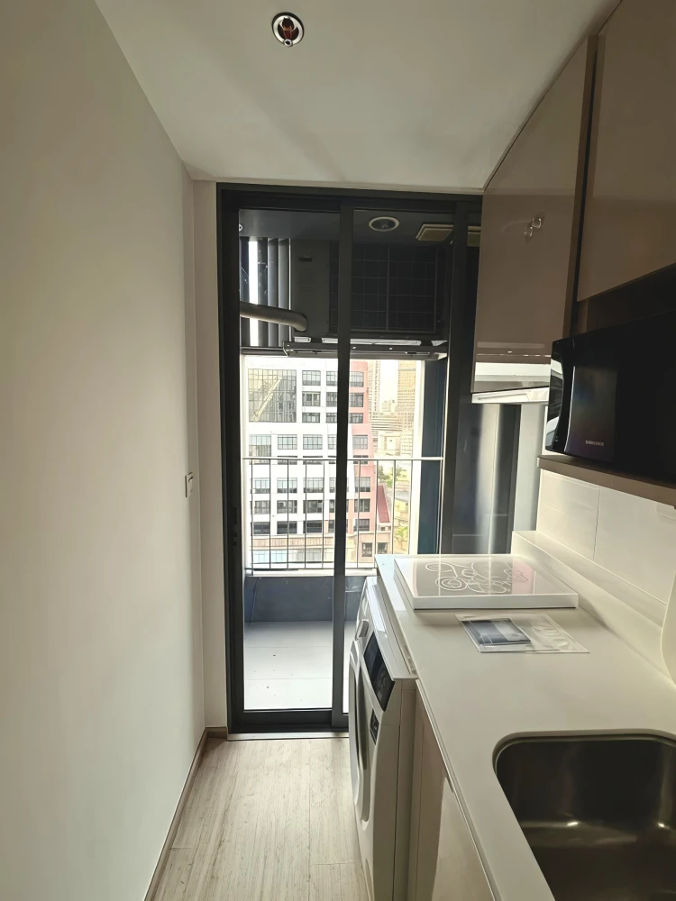 For rent: Ideo Q Chula–Samyan. Nice room, great location. Fully furnished with complete amenities. Book now!