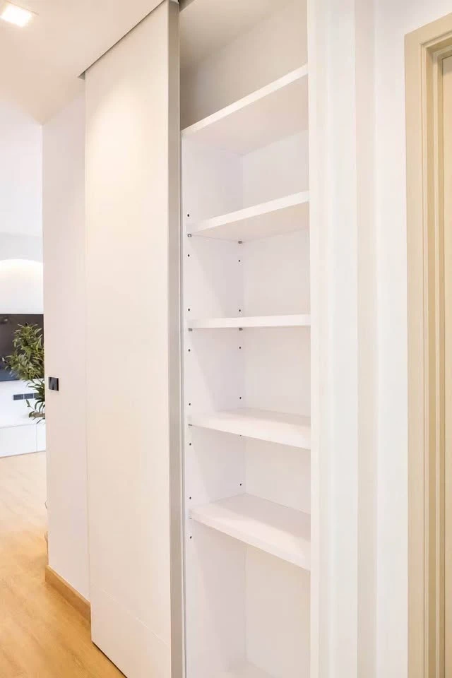 For rent: Ideo Q Phayathai, 2 bedrooms, corner unit, 31st floor, panoramic city view with no obstructing buildings, fully furnished, ready to move in.
