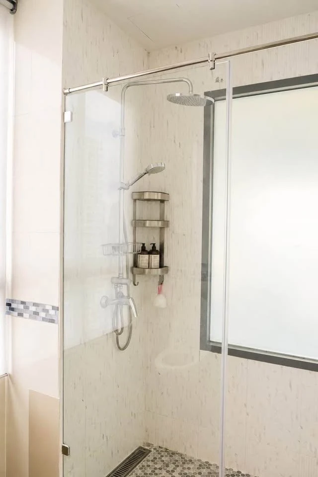 For rent: Ideo Q Phayathai, 2 bedrooms, corner unit, 31st floor, panoramic city view with no obstructing buildings, fully furnished, ready to move in.