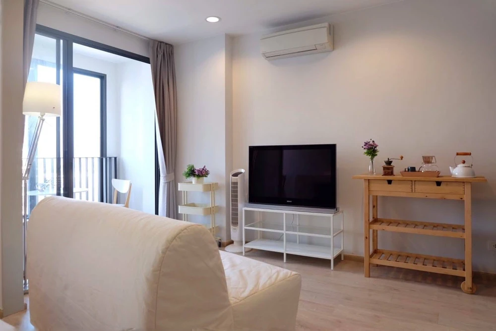 For rent: Ideo Q Ratchatewi, north-facing room, decorated in a minimalist style, nice to live in, beautiful city view from high floor, don't miss it.