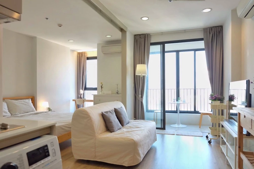 For rent: Ideo Q Ratchatewi, north-facing room, decorated in a minimalist style, nice to live in, beautiful city view from high floor, don't miss it.