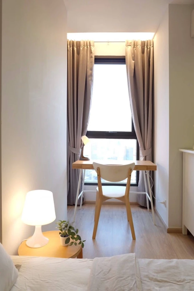 For rent: Ideo Q Ratchatewi, north-facing room, decorated in a minimalist style, nice to live in, beautiful city view from high floor, don't miss it.