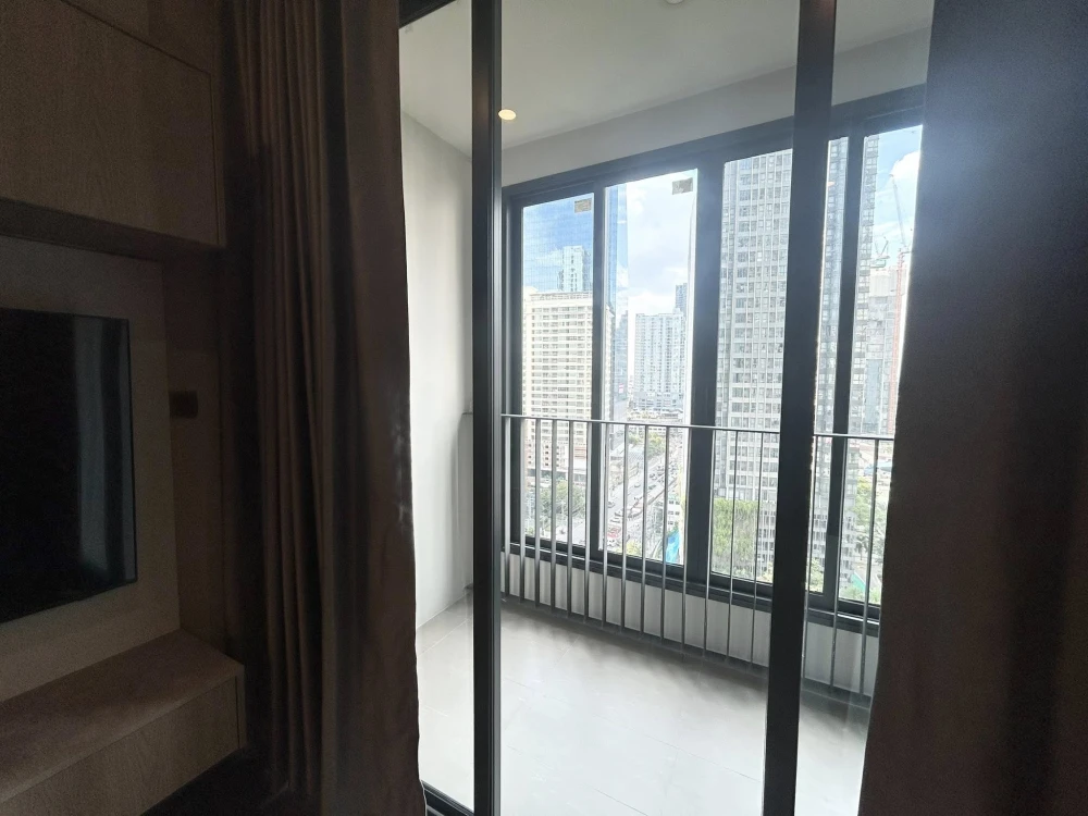 For rent: Ideo Q Siam-Ratchathewi, ready-to-move-in unit with complete amenities at a great price. Book today! Don't miss out!