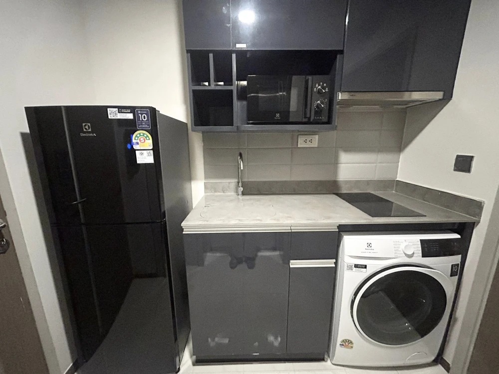 For rent: Ideo Q Siam-Ratchathewi, ready-to-move-in unit with complete amenities at a great price. Book today! Don't miss out!
