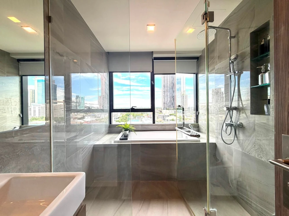 For rent: Ideo Q Sukhumvit 36, 11th floor, beautiful fully furnished unit. Book now! Don't miss out!