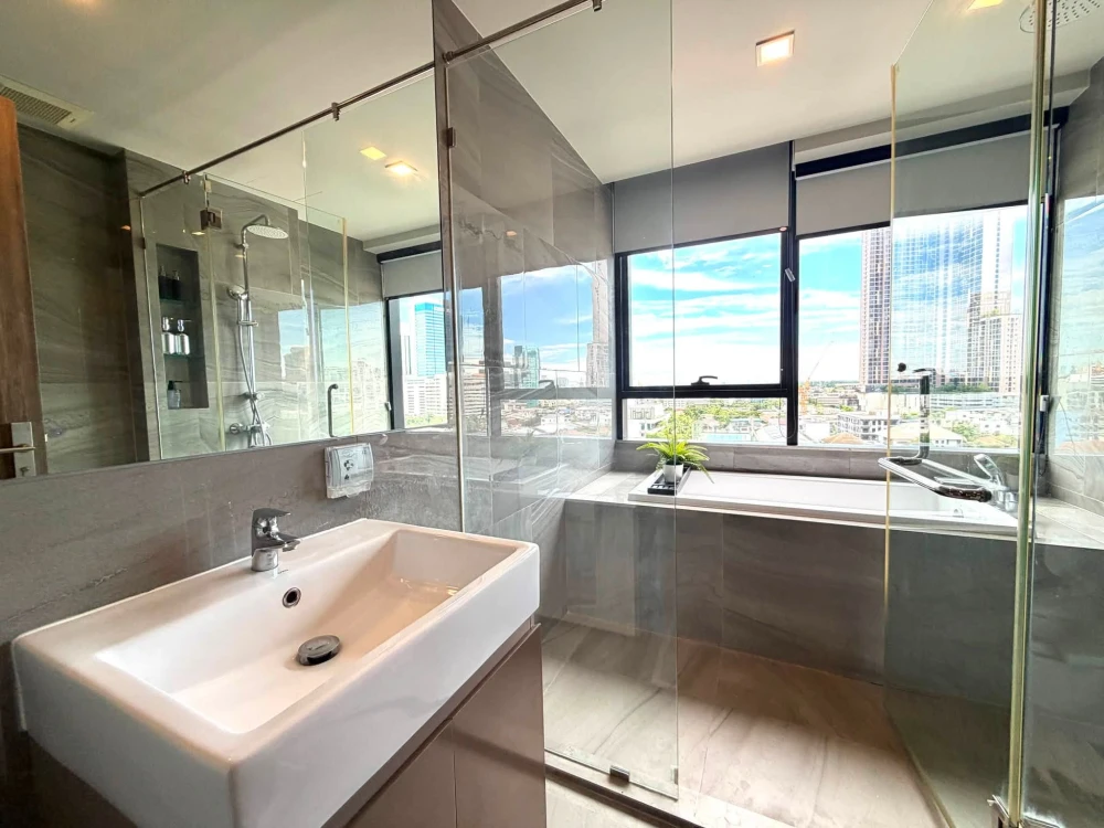 For rent: Ideo Q Sukhumvit 36, 11th floor, beautiful fully furnished unit. Book now! Don't miss out!