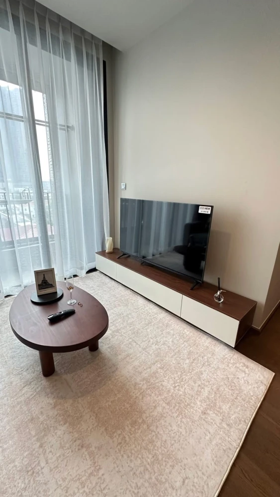 For rent: Ideo Q Sukhumvit 36, 7th floor, corner unit, unobstructed view, good ventilation, private. You definitely shouldn't wait!