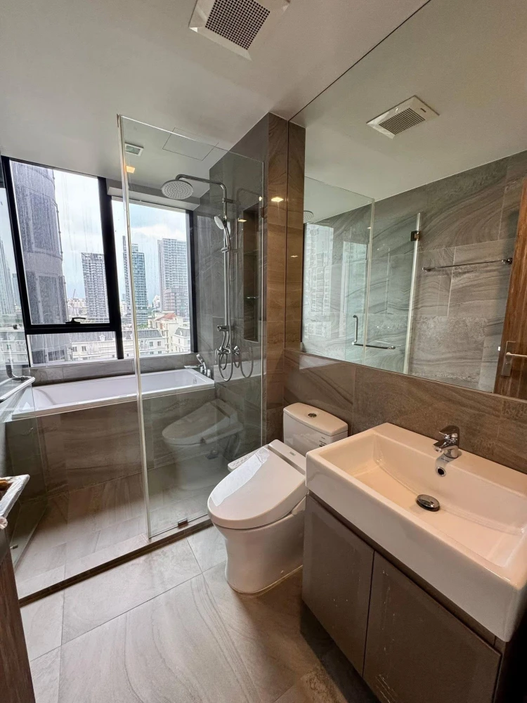 For rent: Ideo Q Sukhumvit 36, built-in decoration, 11th floor, Sukhumvit city view and a large central garden. Reserve now!
