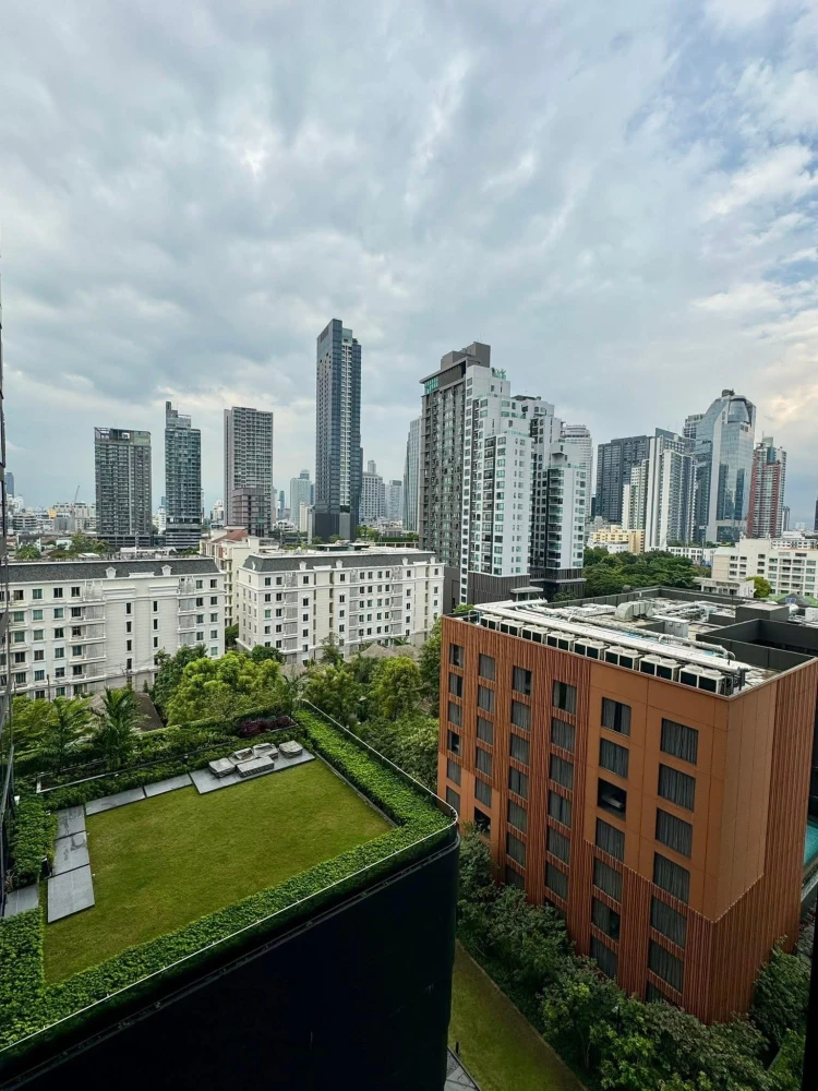For rent: Ideo Q Sukhumvit 36, built-in decoration, 11th floor, Sukhumvit city view and a large central garden. Reserve now!