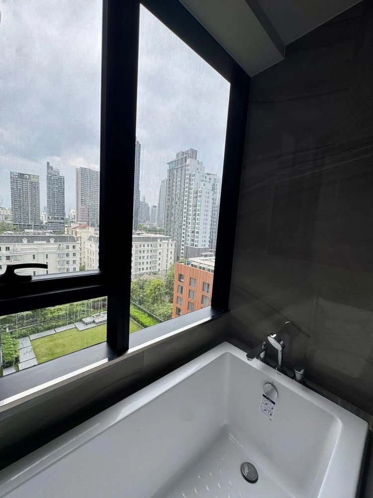 For rent: Ideo Q Sukhumvit 36, built-in decoration, 11th floor, Sukhumvit city view and a large central garden. Reserve now!