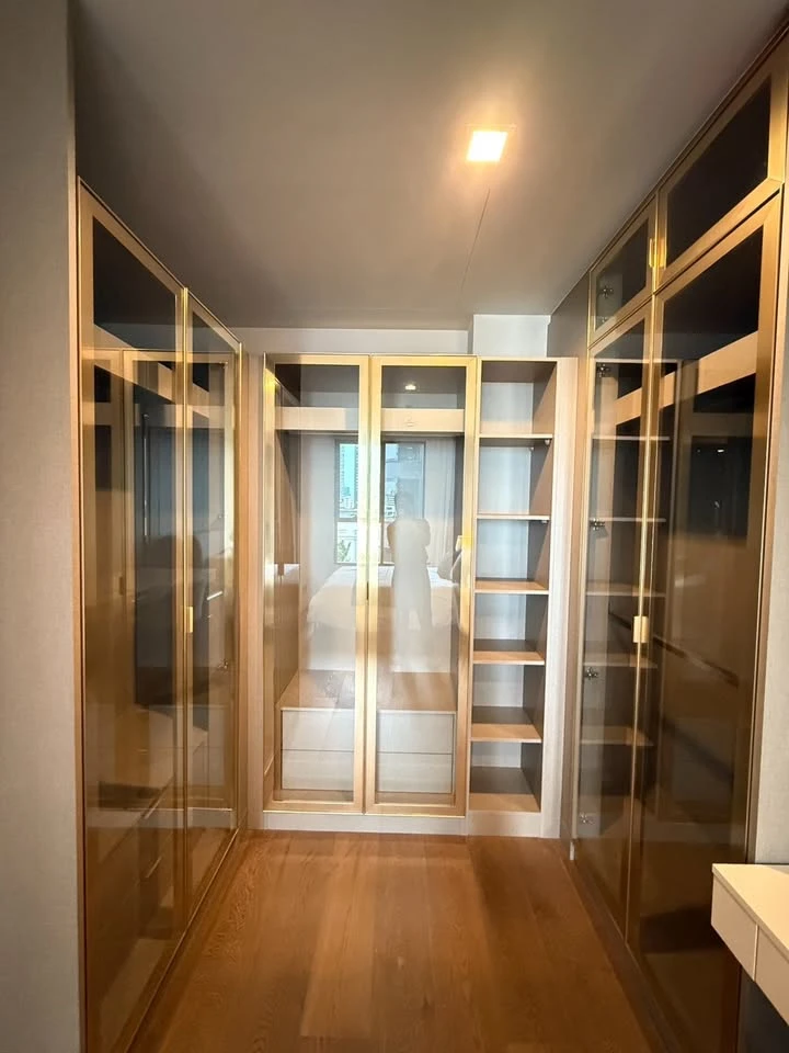 For rent: Ideo Q Sukhumvit 36, fully furnished with built-in furniture throughout the room. Simple, luxurious, and expensive. Can you not book it?