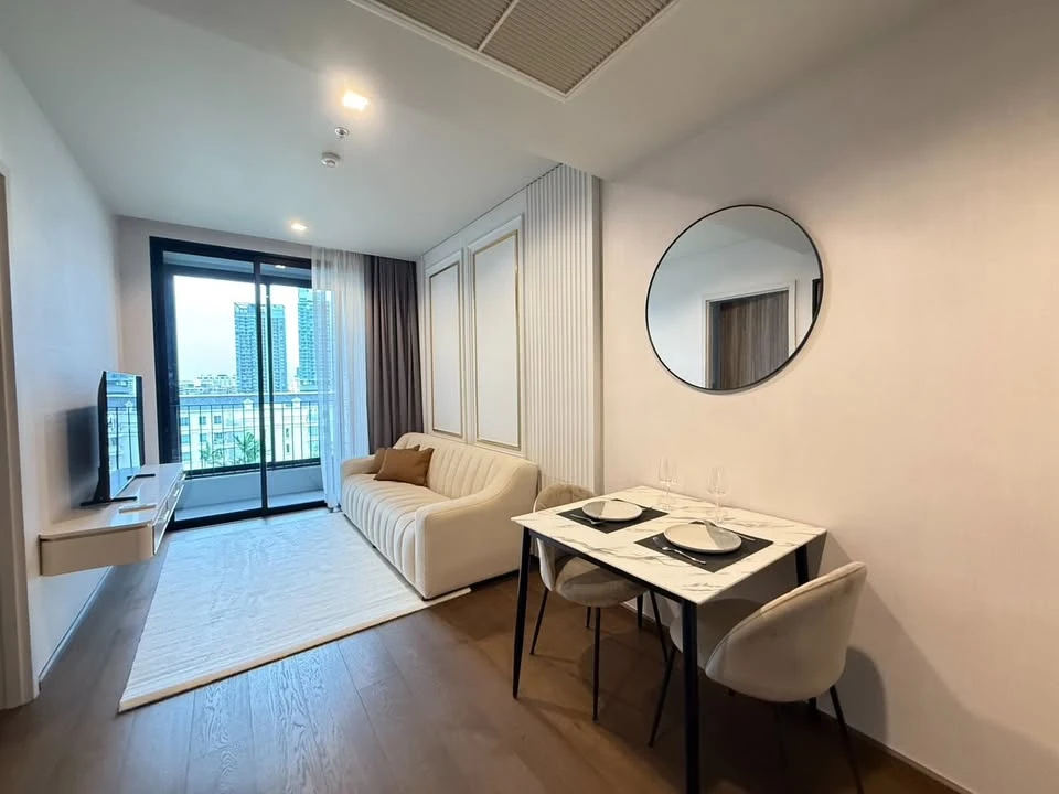 For rent: Ideo Q Sukhumvit 36, fully furnished with built-in furniture throughout the room. Simple, luxurious, and expensive. Can you not book it?