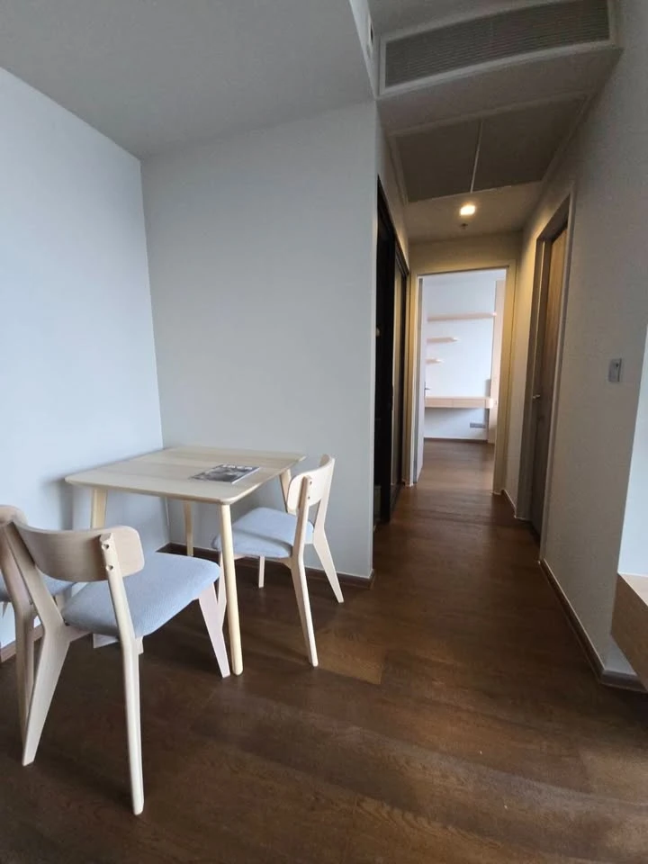 For rent: IDEO Q Sukhumvit 36. Spacious room with ample usable space, high-quality built-in furniture, and a beautiful, unblocked view. Book now!