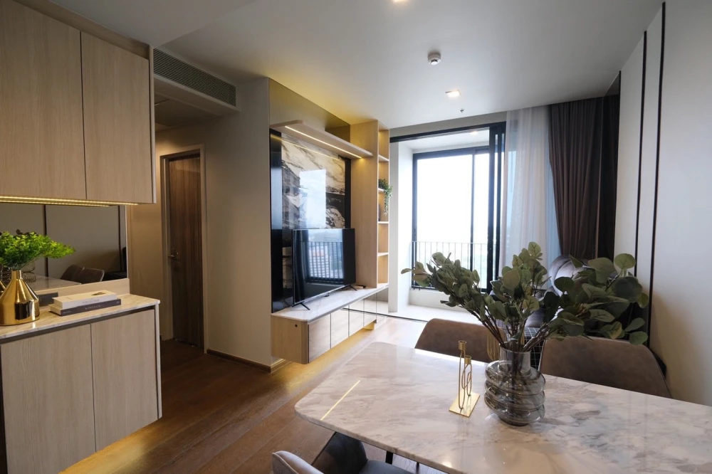 For rent: Ideo Q Sukhumvit 36, a room on a very high floor, with maximum privacy. There's only one neighbor next door. Ready, don't wait!