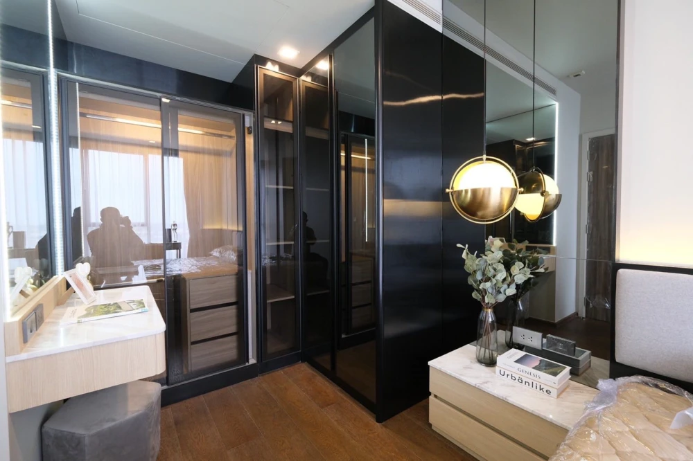 For rent: Ideo Q Sukhumvit 36, a room on a very high floor, with maximum privacy. There's only one neighbor next door. Ready, don't wait!