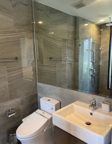 For rent: Ideo Q Victory, 35th floor, unobstructed city view, fully furnished, very livable. Book now!