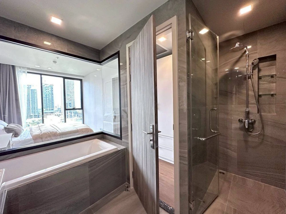 For rent Ideo Q Sukhumvit 36, corner room, stunning panoramic view! With high quality built-in furniture, must book.