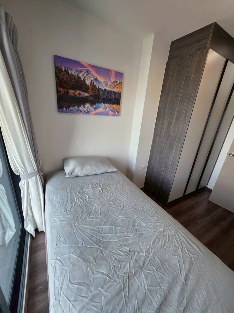 For rent: Ideo Rama 9-Asoke, very high floor, great city view, spacious room, you will regret it if you miss it.