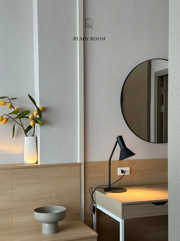 For rent: IDEO RAMA 9-ASOKE, a room on a very high floor, fully furnished with built-in furniture, ready to move in.
