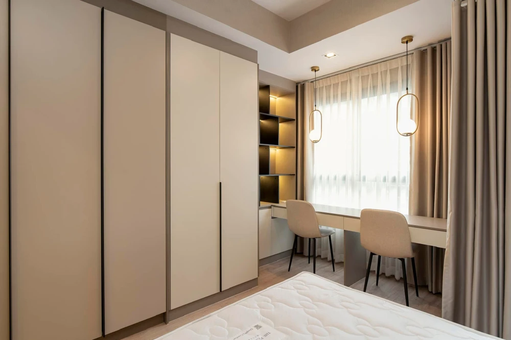 For rent: IDEO RAMA 9-ASOKE, beautifully decorated unit with full built-in furniture. Grab it while you can!