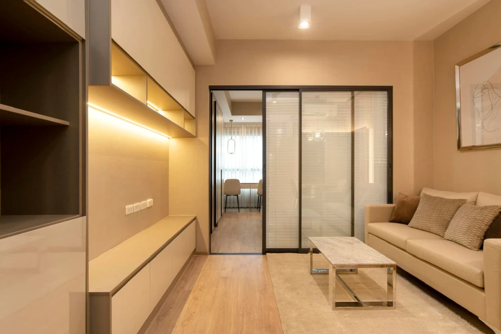 For rent: IDEO RAMA 9-ASOKE, beautifully decorated unit with full built-in furniture. Grab it while you can!
