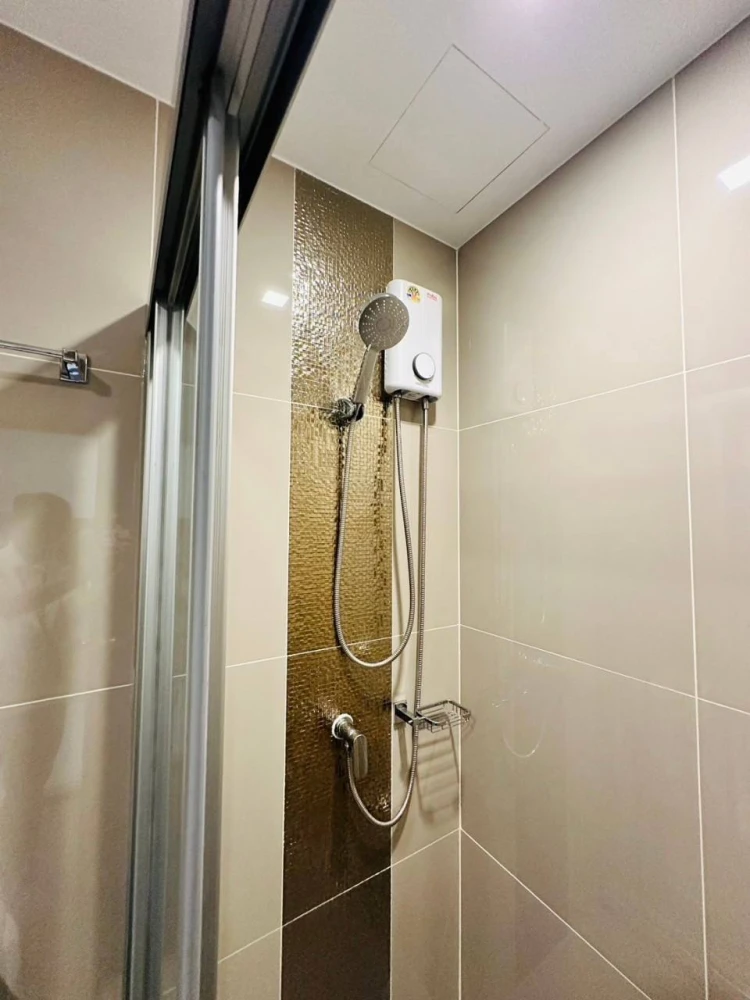 For rent: IDEO RAMA 9–ASOKE 1-bedroom unit, fully furnished. Just bring your suitcase and move in!