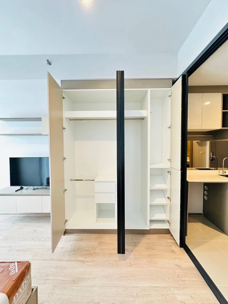 For rent: IDEO RAMA 9–ASOKE 1-bedroom unit, fully furnished. Just bring your suitcase and move in!