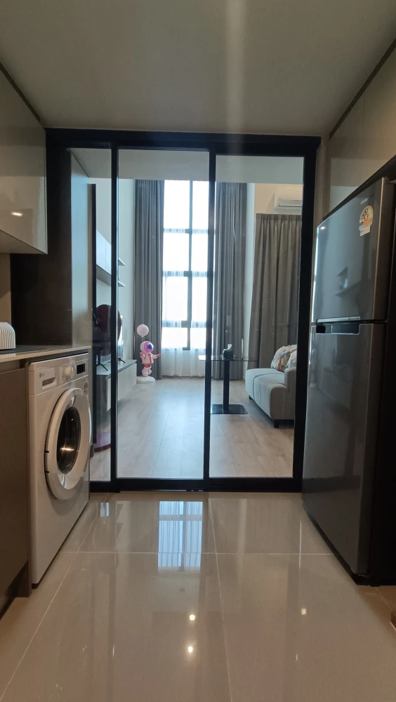 For rent: IDEO RAMA 9–ASOKE, 30th floor, fully furnished, ready to move in. If interested, hurry and reserve now, don't delay.