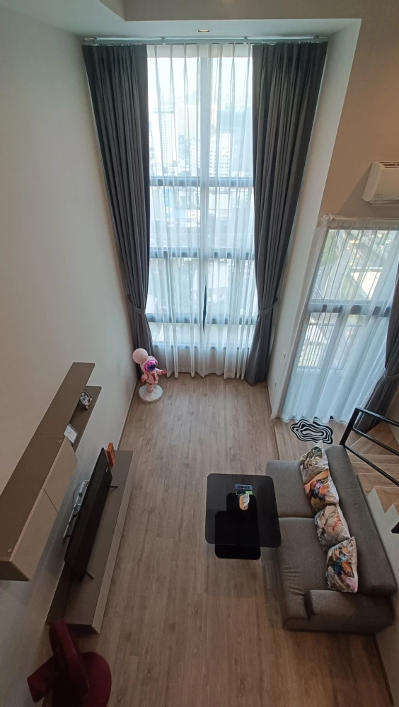 For rent: IDEO RAMA 9–ASOKE, 30th floor, fully furnished, ready to move in. If interested, hurry and reserve now, don't delay.