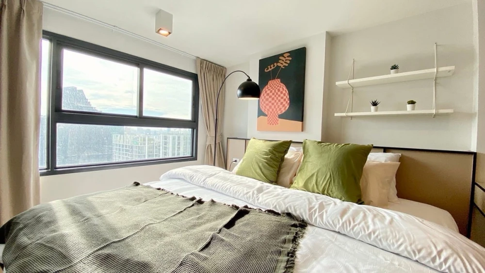 For rent: IDEO RAMA 9–ASOKE, 32nd floor, nice room, fully furnished, interested, reserve now.