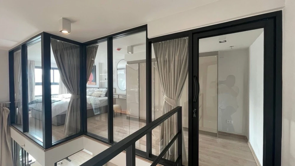 For rent: IDEO RAMA 9–ASOKE, 32nd floor, nice room, fully furnished, interested, reserve now.