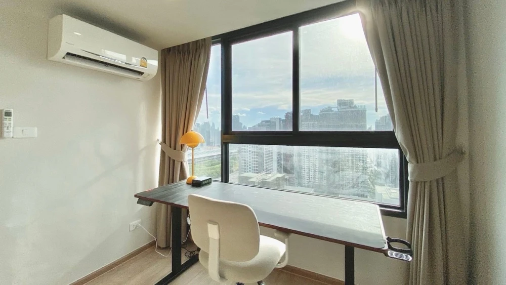 For rent: IDEO RAMA 9–ASOKE, 32nd floor, nice room, fully furnished, interested, reserve now.