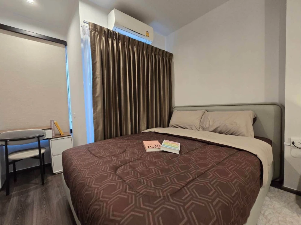 For rent: Unit at IDEO Rama 9–Asoke. Located on a high floor, the unit features a well-planned layout and an interior design that is warm, elegant, an