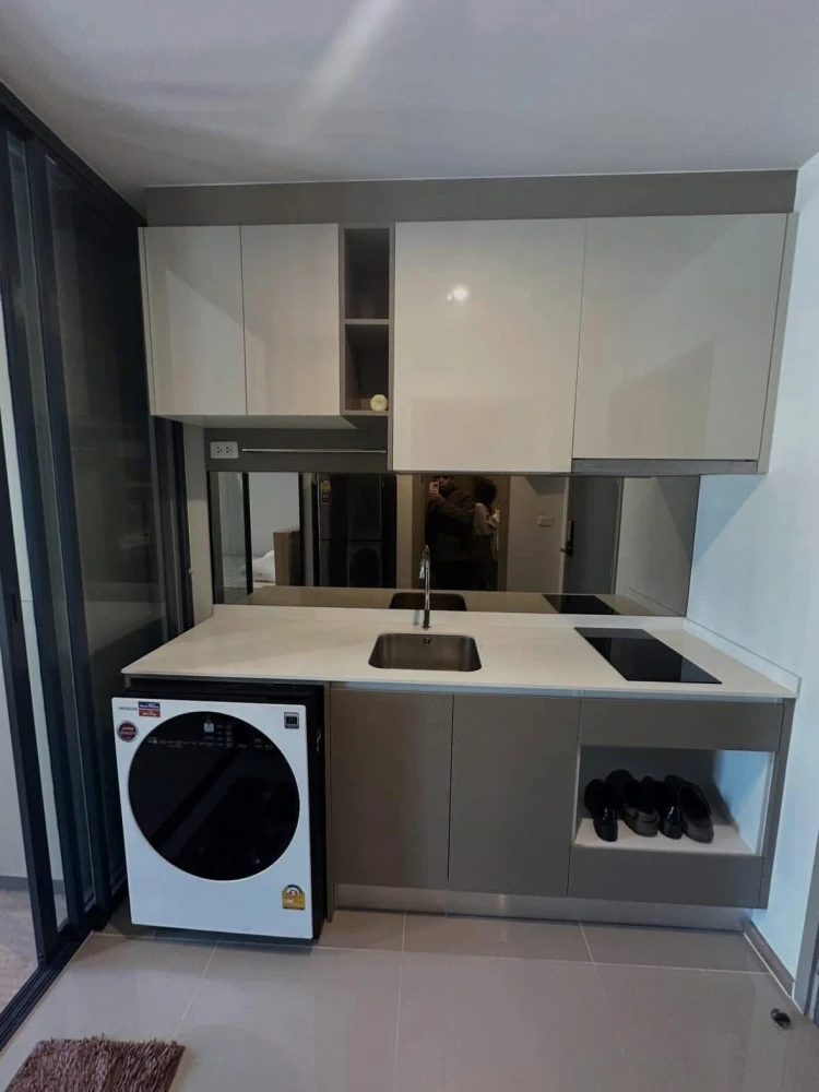 For rent: IDEO RAMA 9–ASOKE. A lovely unit with complete furniture and amenities. You can't resist booking this!