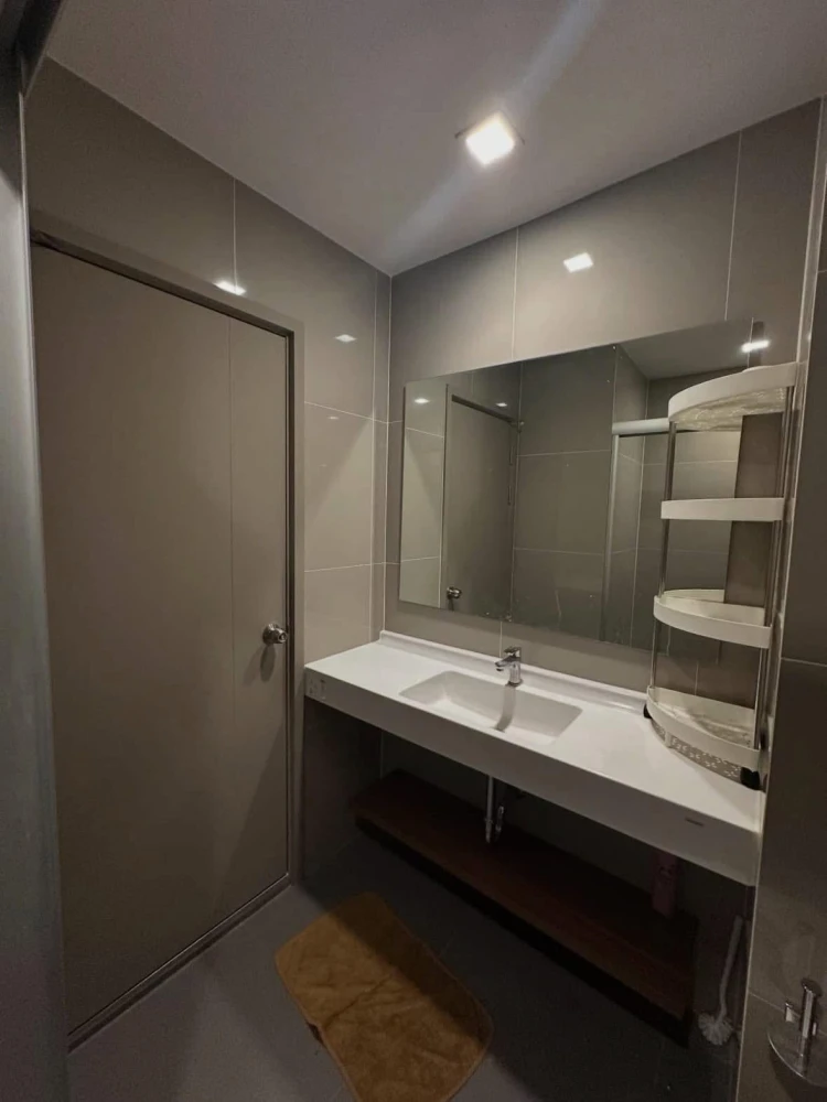 For rent: IDEO RAMA 9–ASOKE. A lovely unit with complete furniture and amenities. You can't resist booking this!