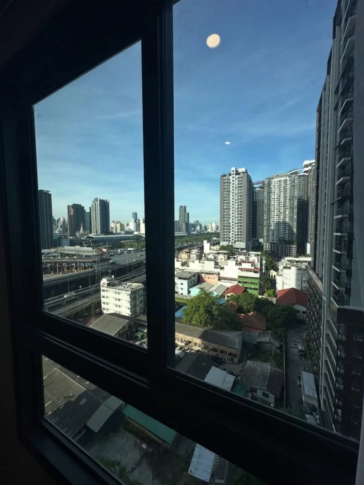 For rent: IDEO RAMA 9–ASOKE. A lovely unit with complete furniture and amenities. You can't resist booking this!