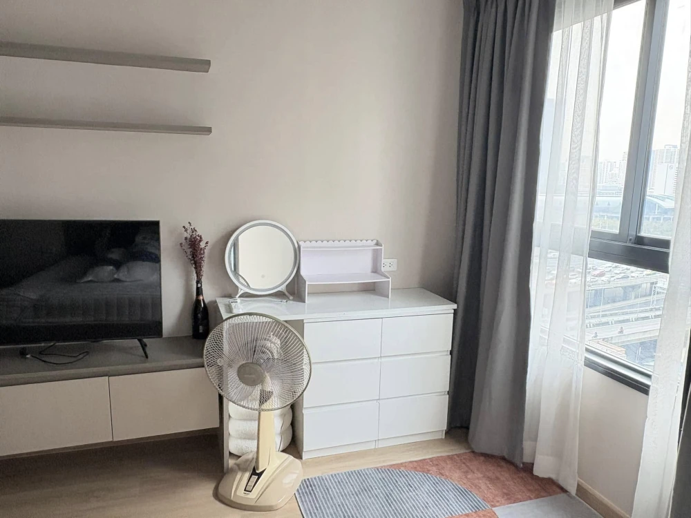 For rent: IDEO RAMA 9–ASOKE studio room. Great location, convenient transportation, fully furnished. Don't miss out!
