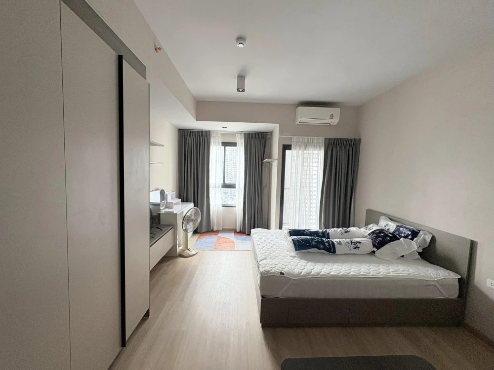For rent: IDEO RAMA 9–ASOKE studio room. Great location, convenient transportation, fully furnished. Don't miss out!
