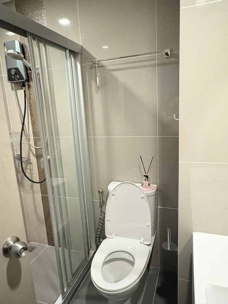 For rent: IDEO RAMA 9–ASOKE studio room. Great location, convenient transportation, fully furnished. Don't miss out!