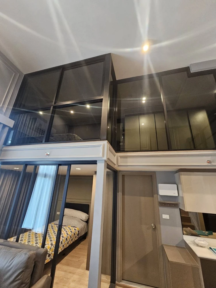 For rent: IDEO RAMA 9–ASOKE, high ceiling, airy, spacious, lots of usable space, comes with complete amenities. Don't miss it!