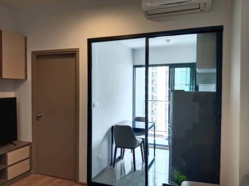 For rent: Ideo rama9 - asoke, spacious room, comfortable, fully furnished + electrical appliances, hurry and book now.