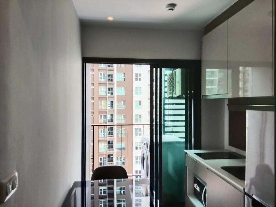 For rent: Ideo rama9 - asoke, spacious room, comfortable, fully furnished + electrical appliances, hurry and book now.