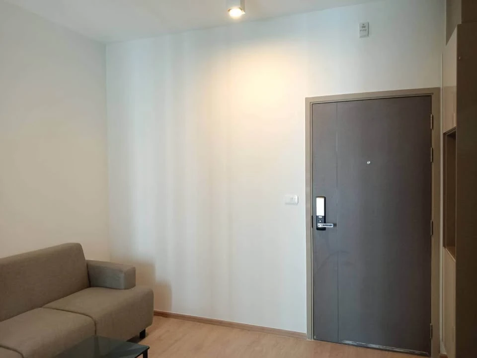 For rent: Ideo rama9 - asoke, spacious room, comfortable, fully furnished + electrical appliances, hurry and book now.