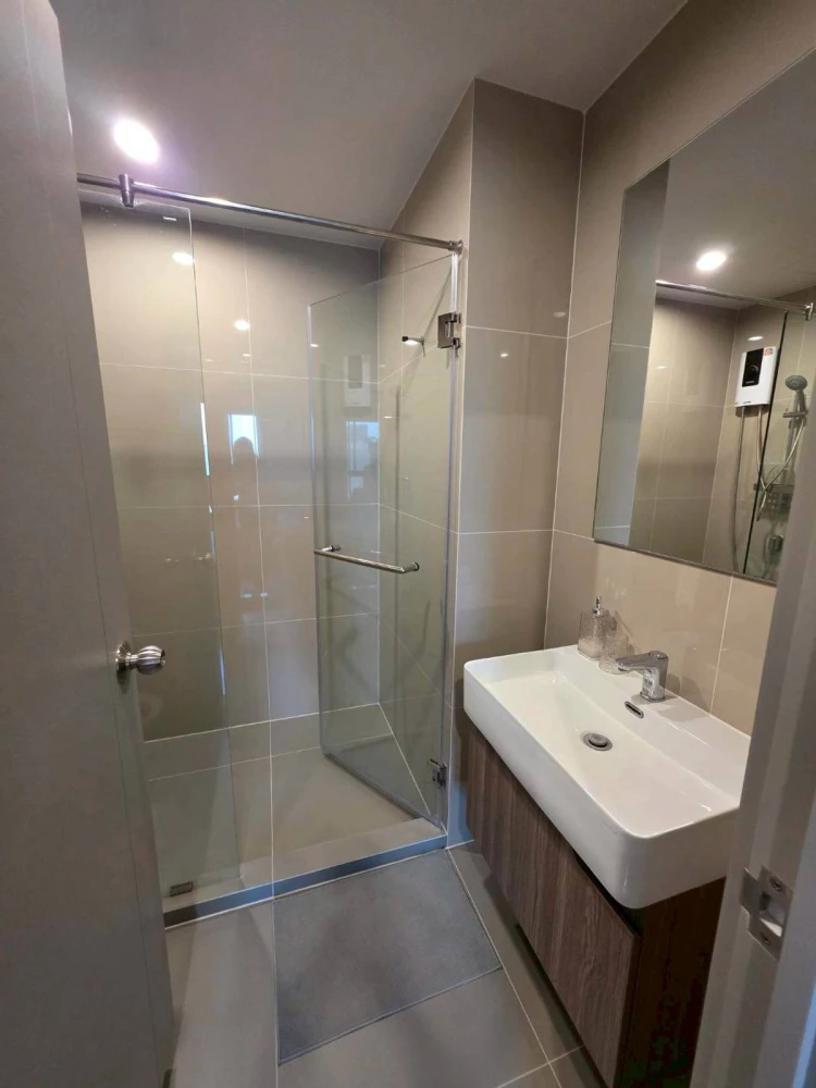 For rent: Ideo Ramkhamhaeng - Lam Sali Station, 10th floor, fully furnished, very livable. Book now!