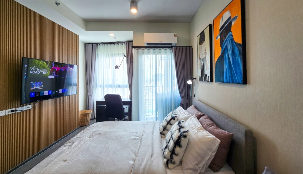 For rent: Ideo Ramkhamhaeng - Lam Sali Station, 14th floor, pool view, beautiful room, fully furnished, reserve now.