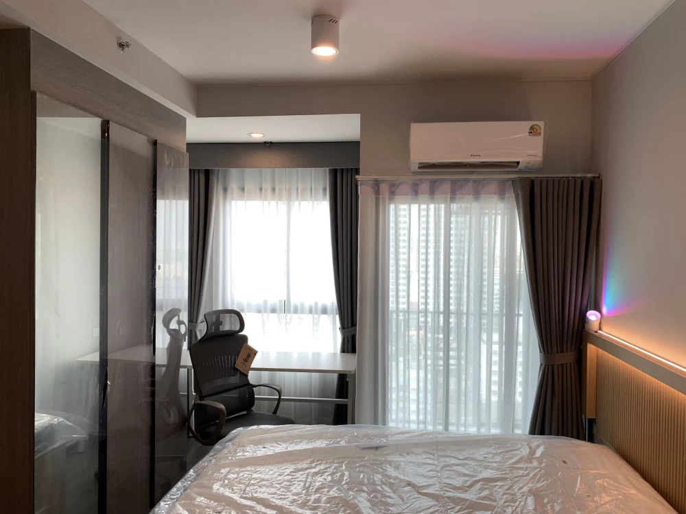 For rent: Ideo Ramkhamhaeng - Lam Sali Station, next to one fire escape, quiet and peaceful, no noise disturbance from neighbors. Don't miss out!