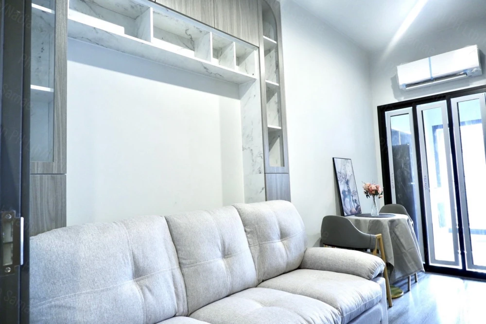 For rent or sell: Ideo Ramkhamhaeng - Lam Sali Station, a cozy room, decorated in a cool theme, comes with complete furniture. Reserve now!