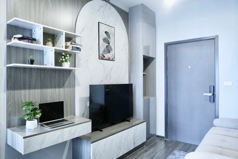 For rent or sell: Ideo Ramkhamhaeng - Lam Sali Station, a cozy room, decorated in a cool theme, comes with complete furniture. Reserve now!