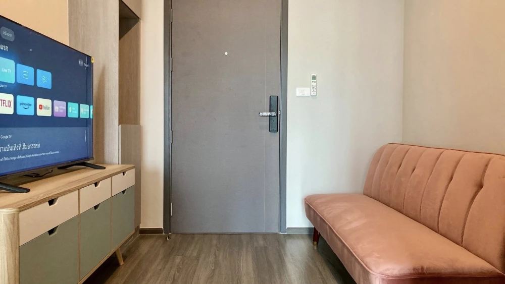 For rent: Ideo Ramkhamhaeng - Lam Sali Station, a nice room, fully furnished, book now.
