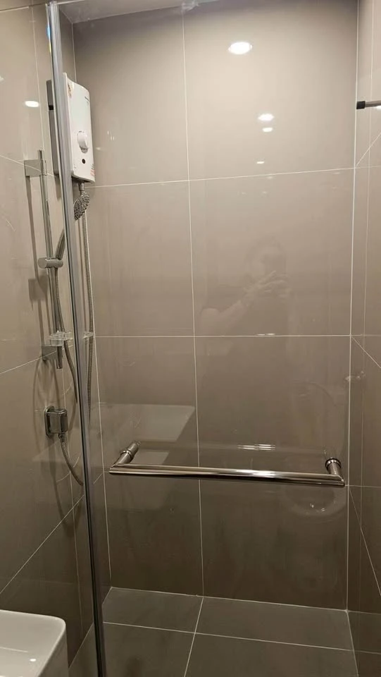 For rent: Ideo Ramkhamhaeng - Lam Sali Station, a nice room, comes with complete furniture and electrical appliances, just bring your bags and move in